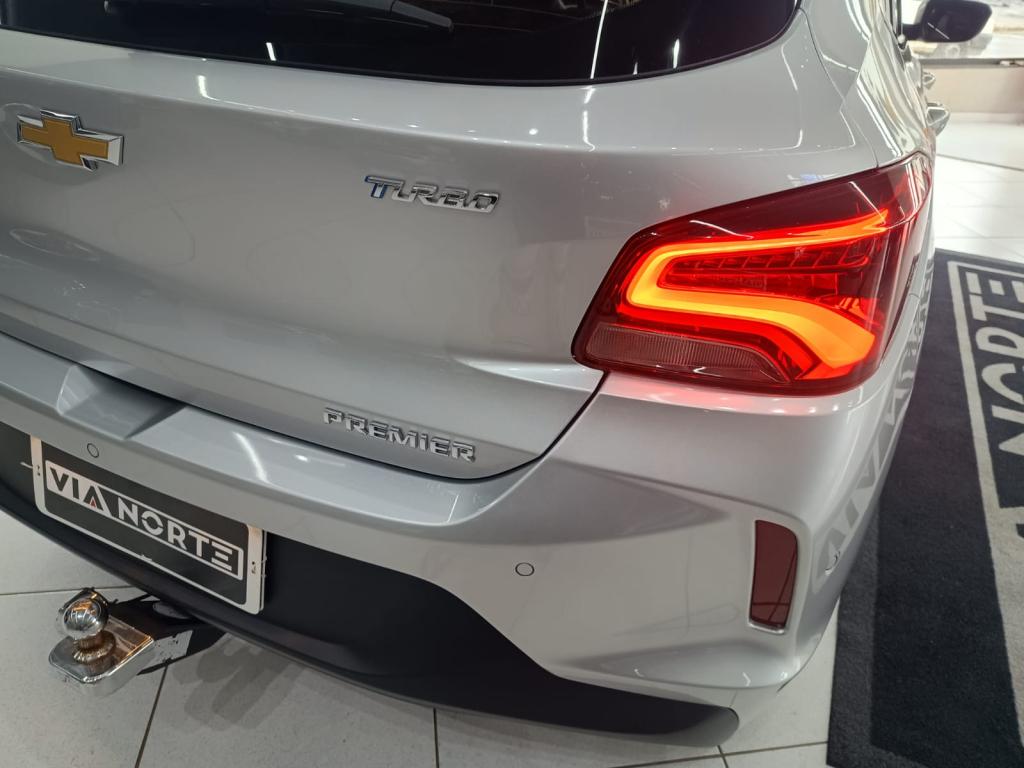 CHEVROLET Onix Hatch - Foto