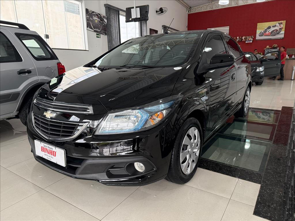 CHEVROLET Onix Hatch - Foto