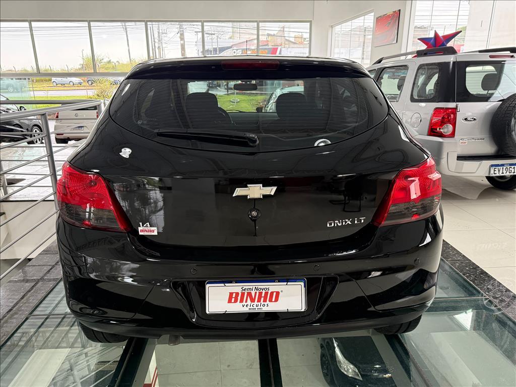 CHEVROLET Onix Hatch - Foto