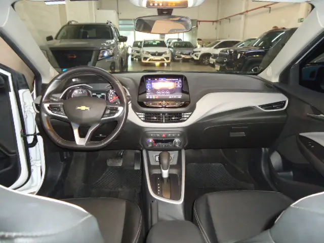 CHEVROLET Onix Hatch - Foto