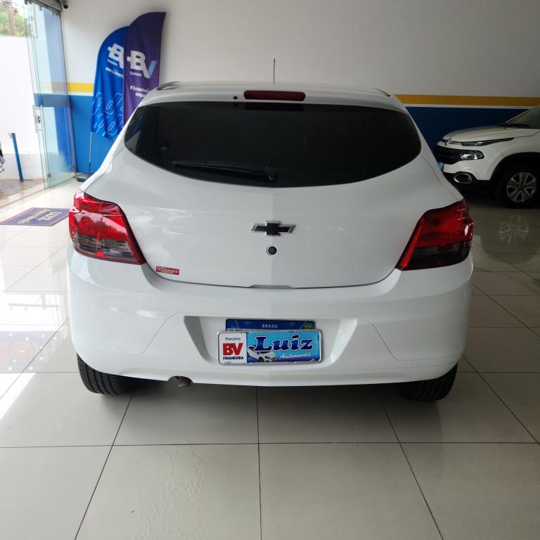 CHEVROLET Onix Hatch - Foto