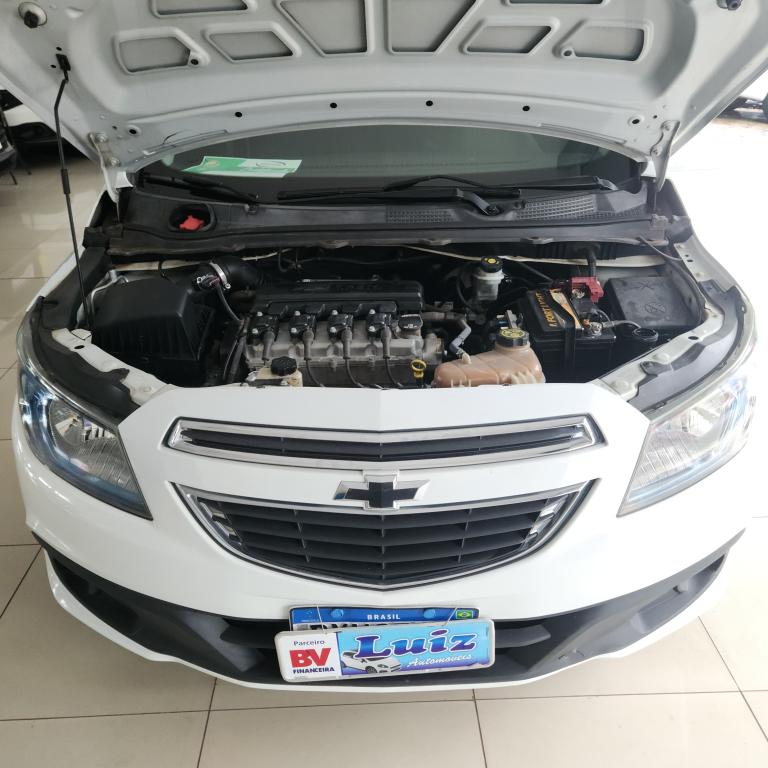 CHEVROLET Onix Hatch - Foto