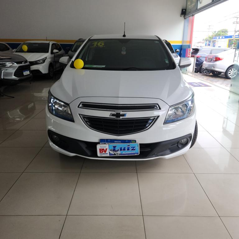 CHEVROLET Onix Hatch - Foto
