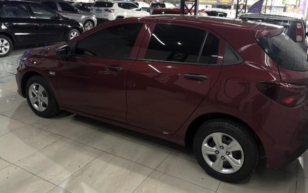 CHEVROLET Onix Hatch - Foto
