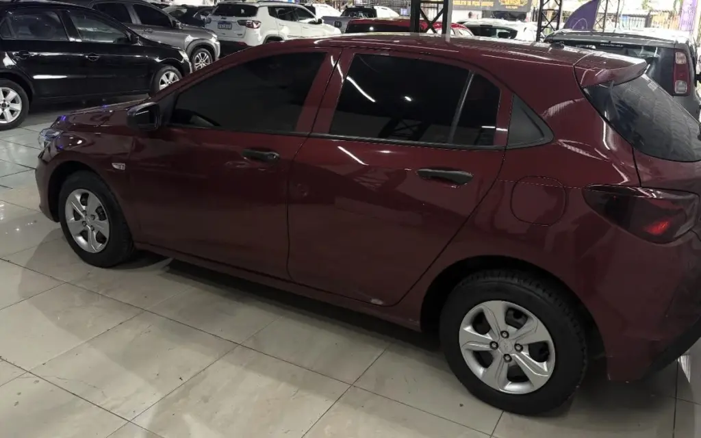CHEVROLET Onix Hatch - Foto