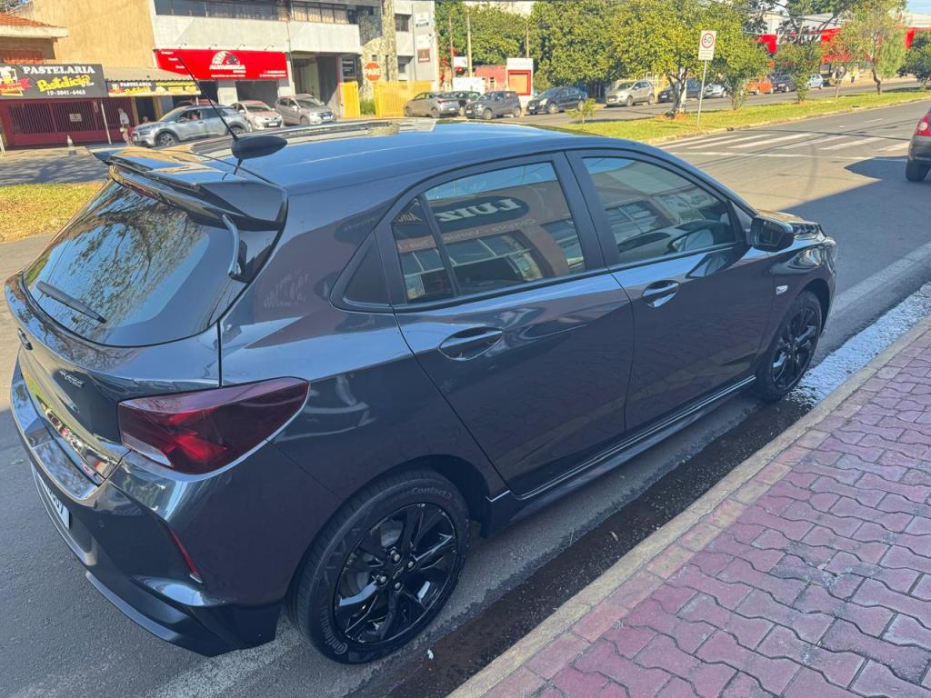 CHEVROLET Onix Hatch - Foto