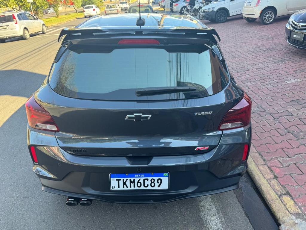 CHEVROLET Onix Hatch - Foto