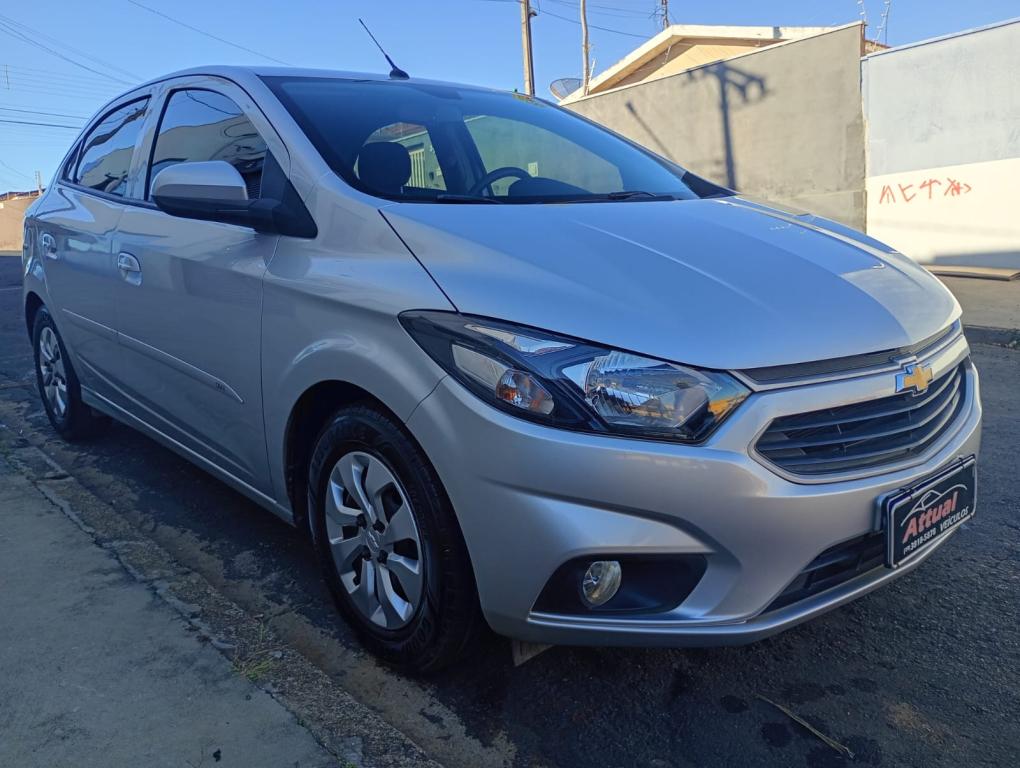 CHEVROLET Onix Hatch - Foto