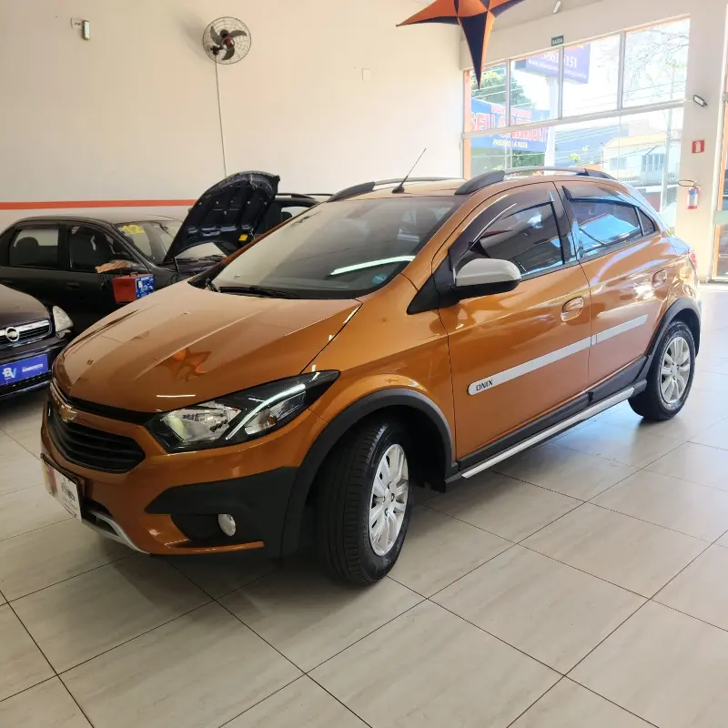 CHEVROLET Onix Hatch - Foto