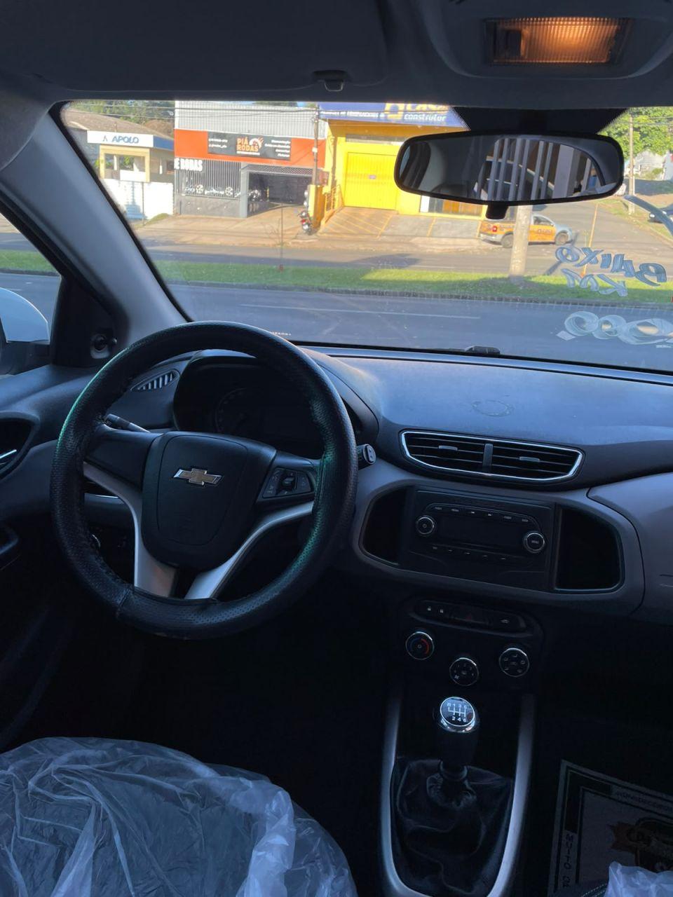 CHEVROLET Onix Hatch - Foto