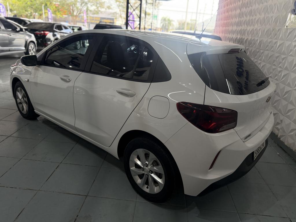CHEVROLET Onix Hatch - Foto