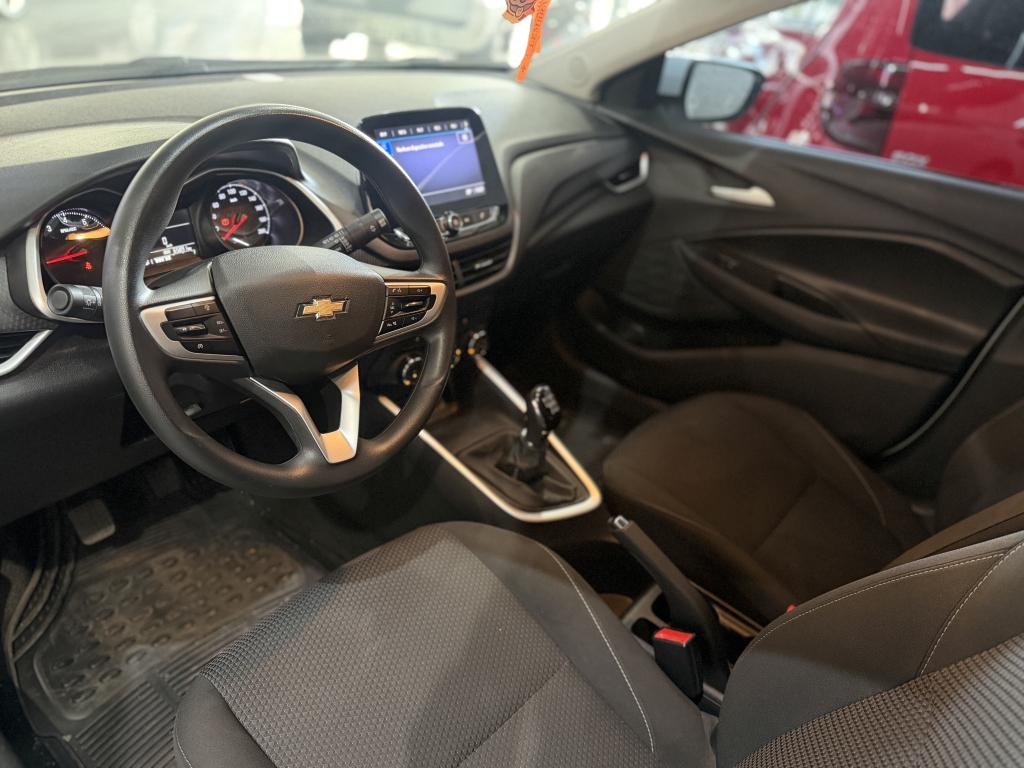 CHEVROLET Onix Hatch - Foto