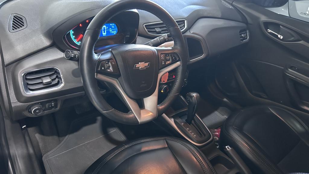CHEVROLET Onix Hatch - Foto