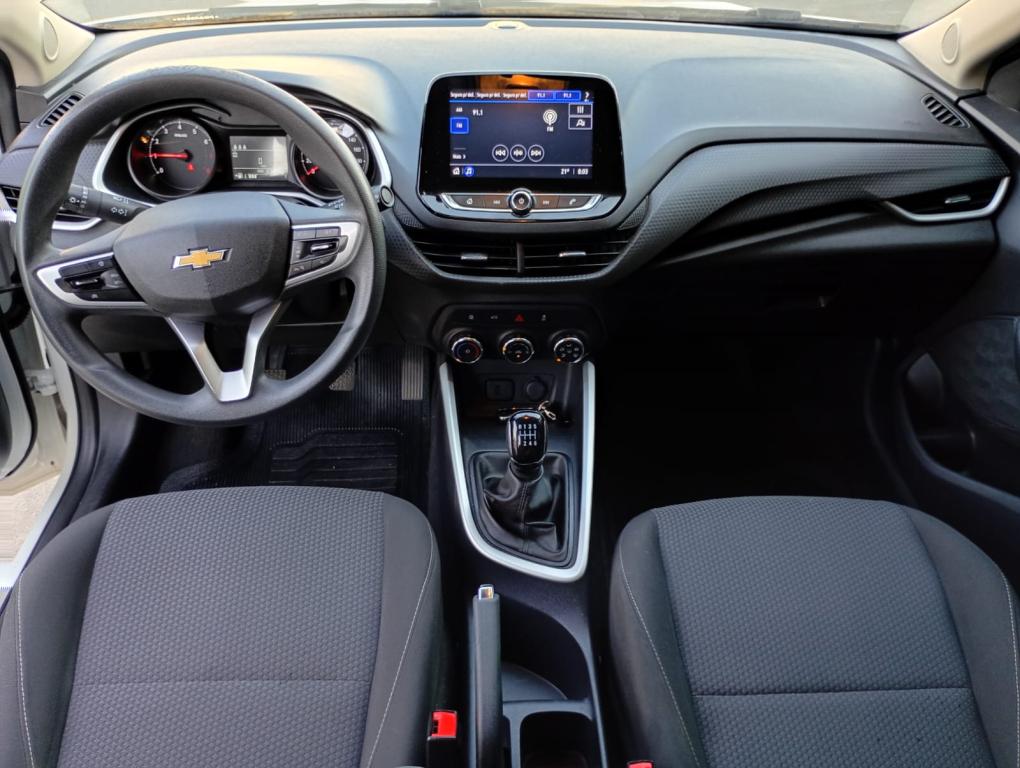 CHEVROLET Onix Hatch - Foto