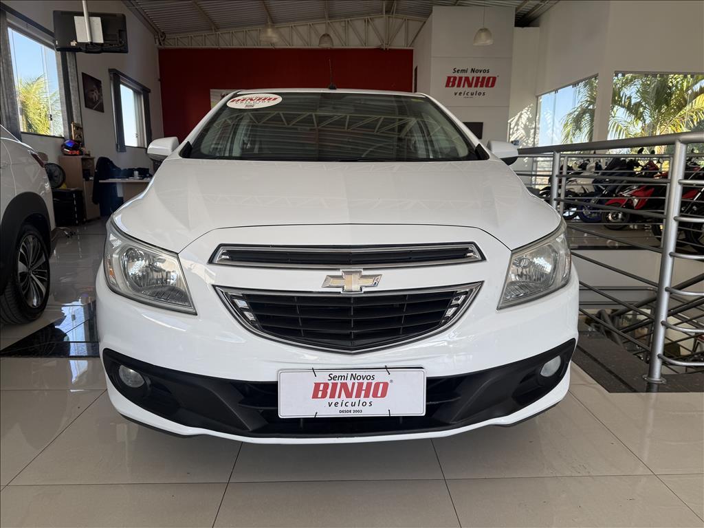 CHEVROLET Onix Hatch - Foto
