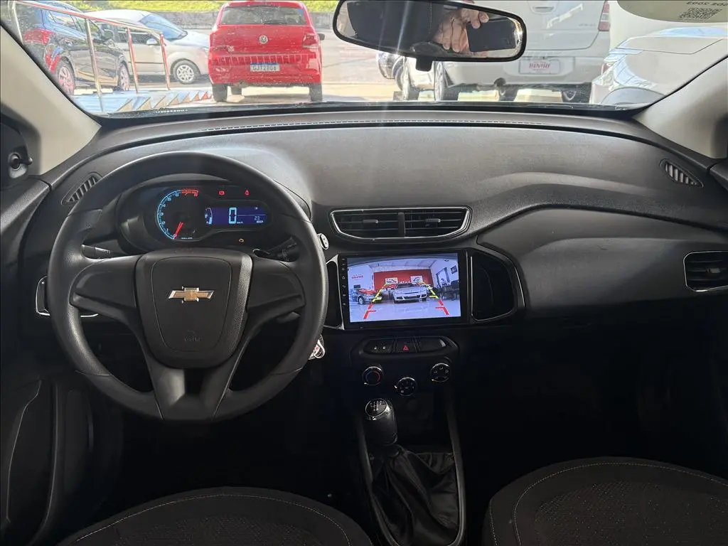 CHEVROLET Onix Hatch - Foto