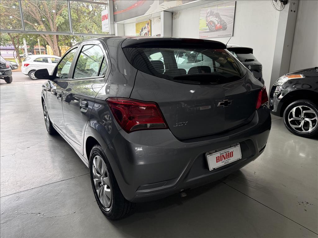CHEVROLET Onix Hatch - Foto