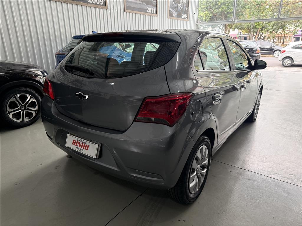 CHEVROLET Onix Hatch - Foto