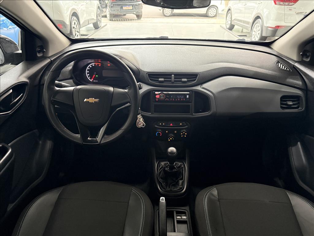 CHEVROLET Onix Hatch - Foto