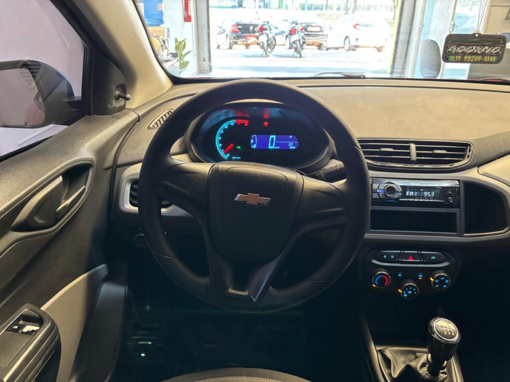 CHEVROLET Onix Hatch - Foto