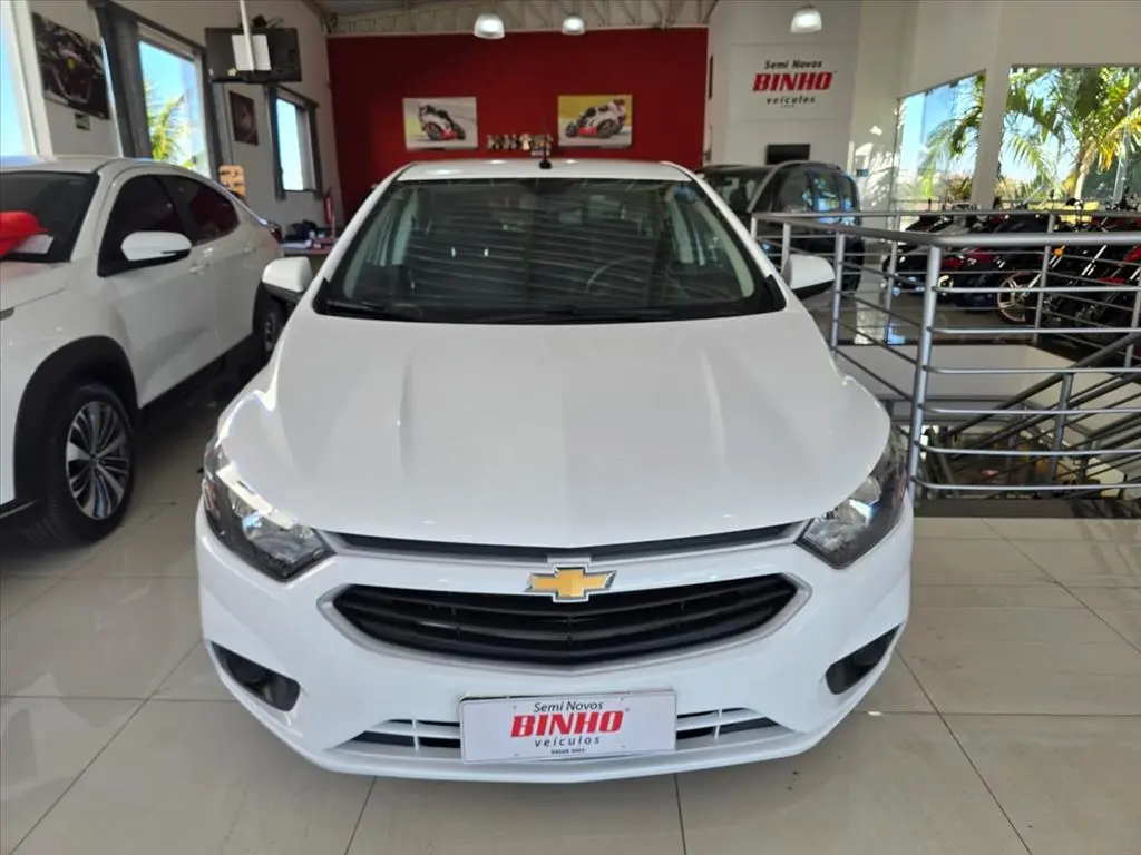 CHEVROLET Onix Hatch - Foto