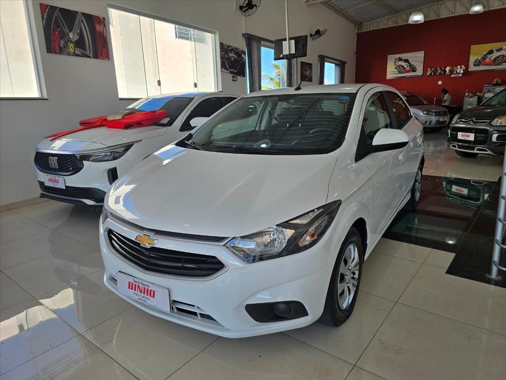 CHEVROLET Onix Hatch - Foto