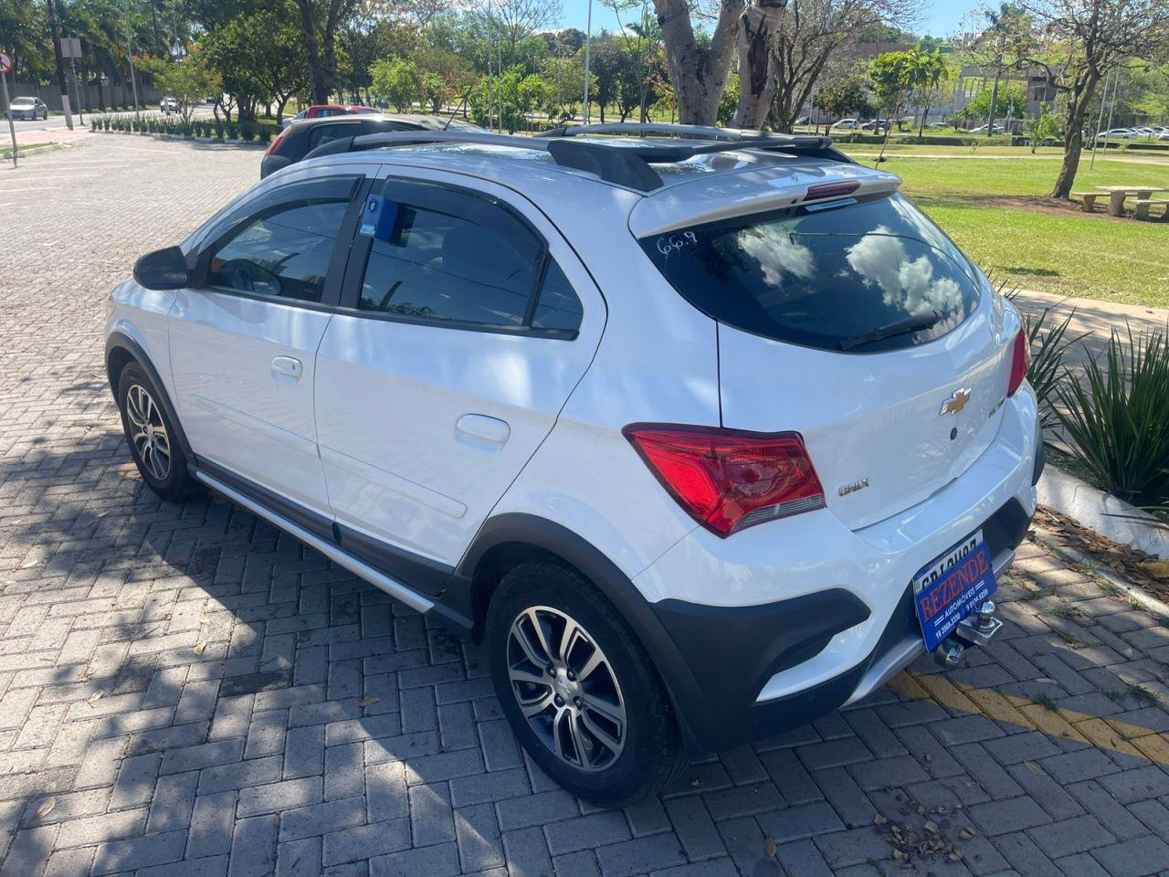 CHEVROLET Onix Hatch