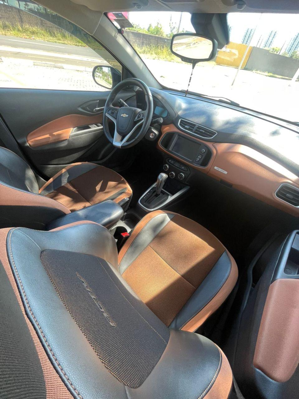 CHEVROLET Onix Hatch - Foto