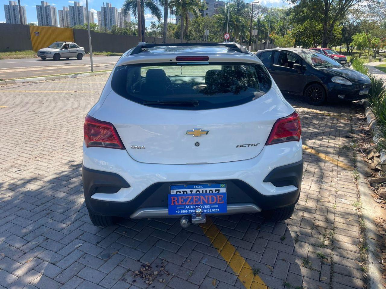 CHEVROLET Onix Hatch - Foto