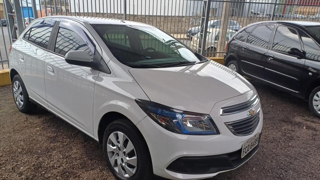 CHEVROLET Onix Hatch - Foto