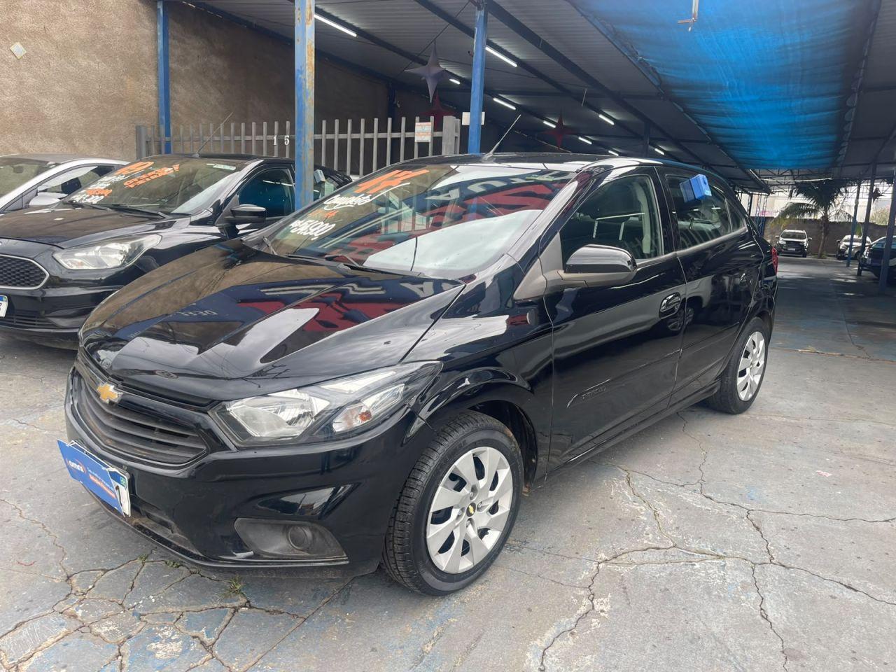 CHEVROLET Onix Hatch - Foto