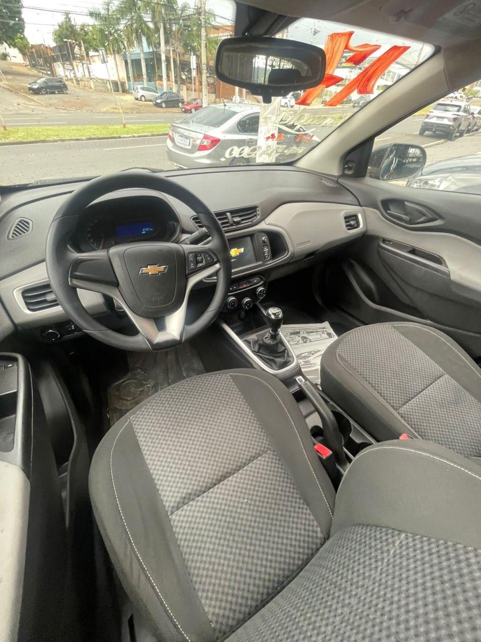 CHEVROLET Onix Hatch - Foto