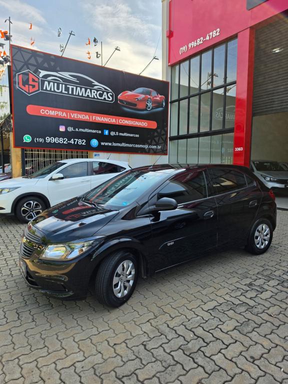 CHEVROLET Onix Hatch - Foto