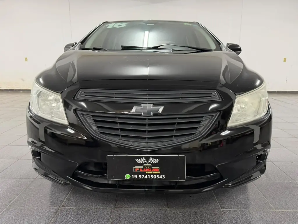 CHEVROLET Onix Hatch - Foto