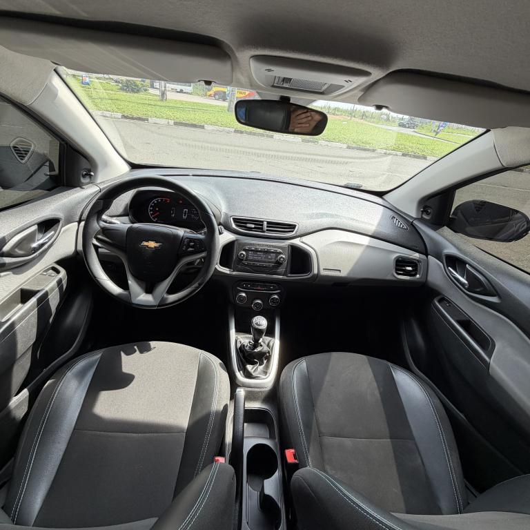 CHEVROLET Onix Hatch - Foto
