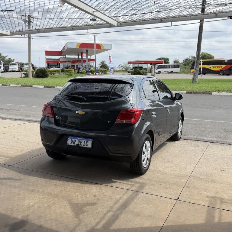 CHEVROLET Onix Hatch - Foto