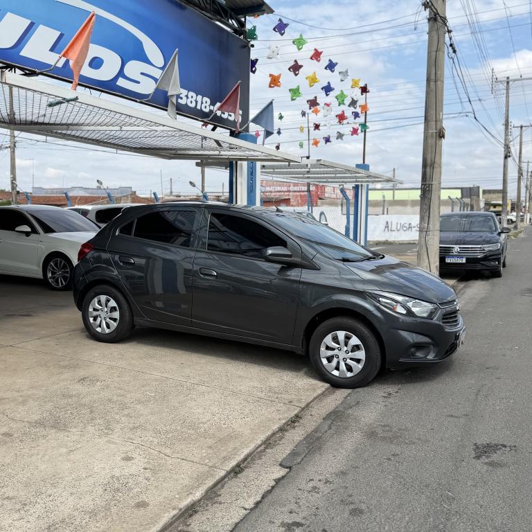 CHEVROLET Onix Hatch - Foto