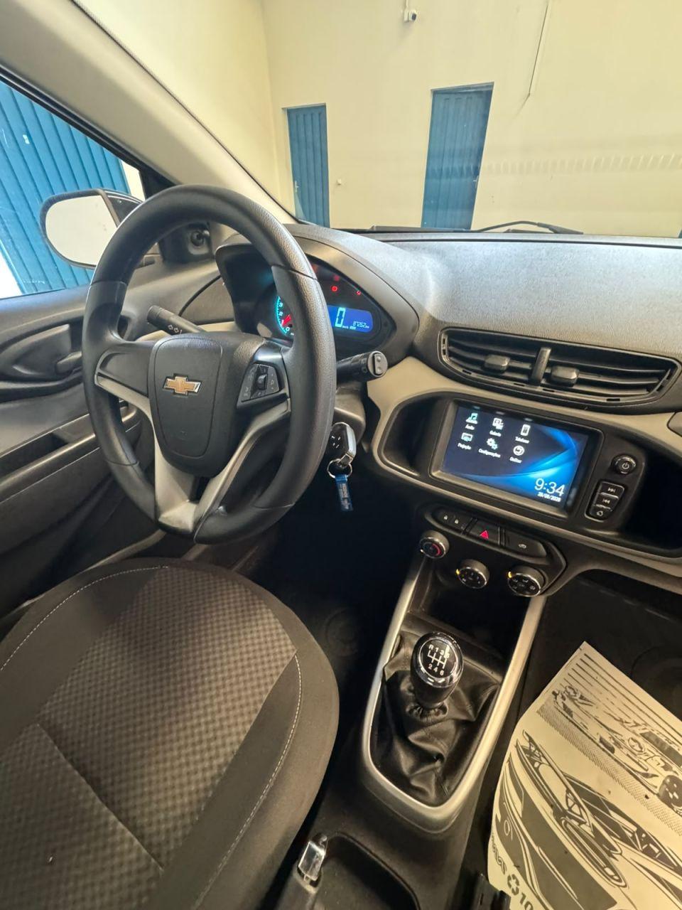 CHEVROLET Onix Hatch - Foto