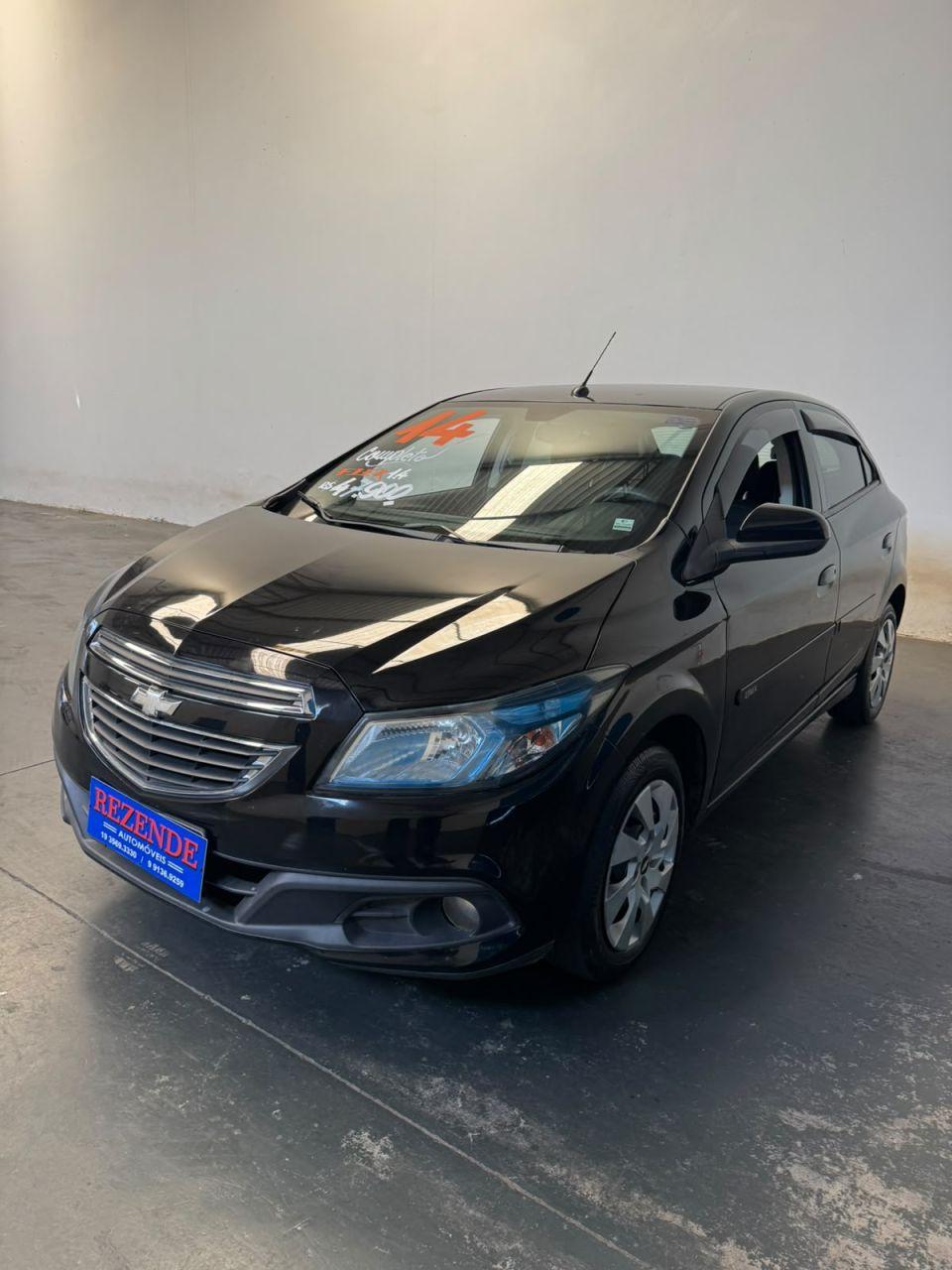 CHEVROLET Onix Hatch - Foto