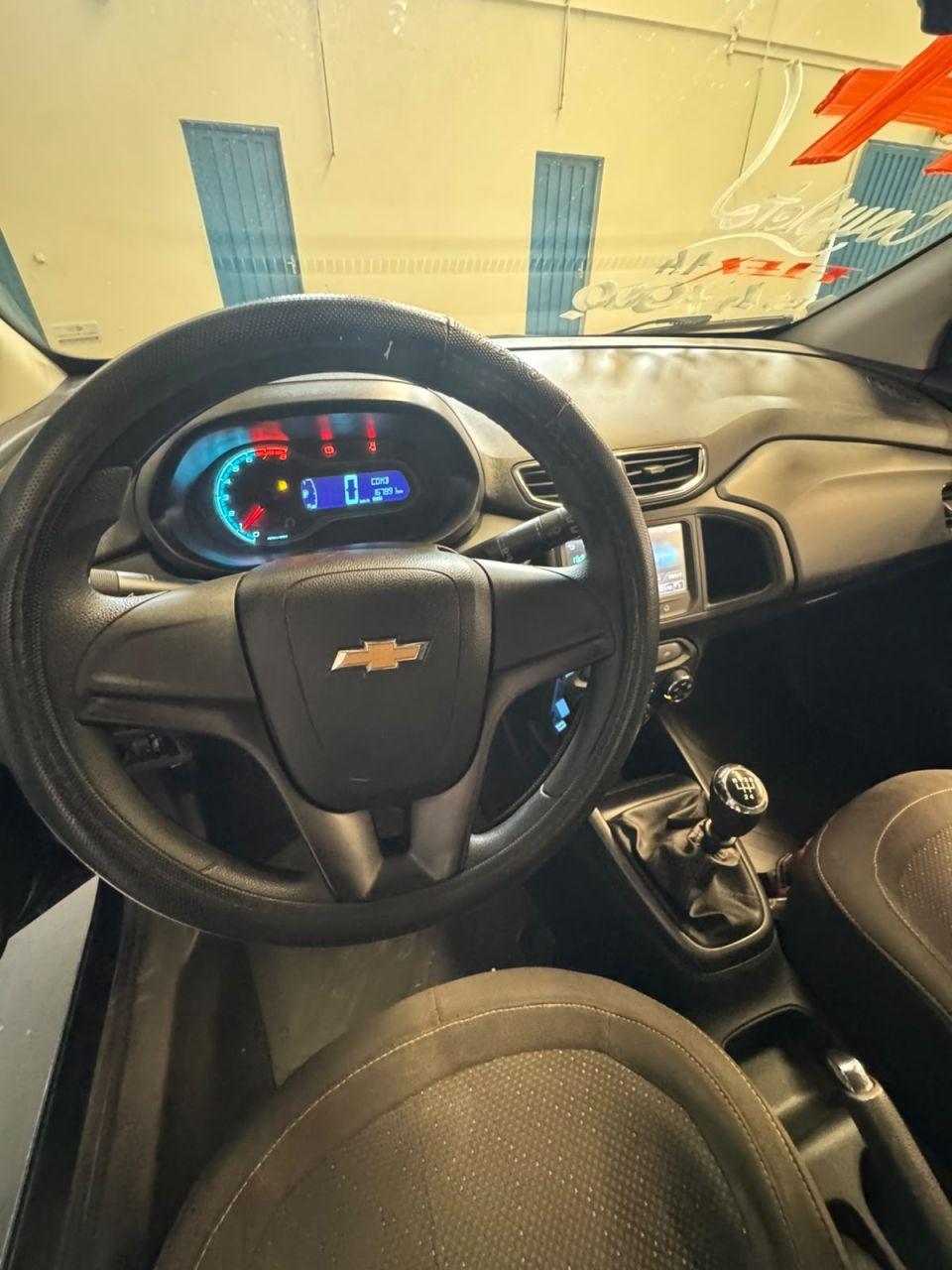 CHEVROLET Onix Hatch - Foto