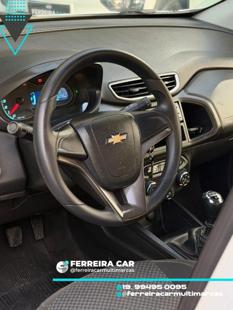CHEVROLET Onix Hatch - Foto