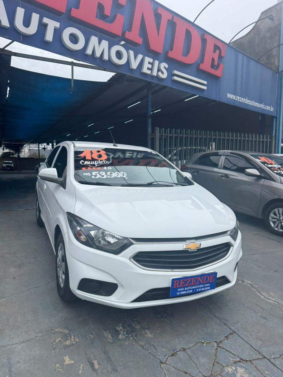 CHEVROLET Onix Hatch - Foto