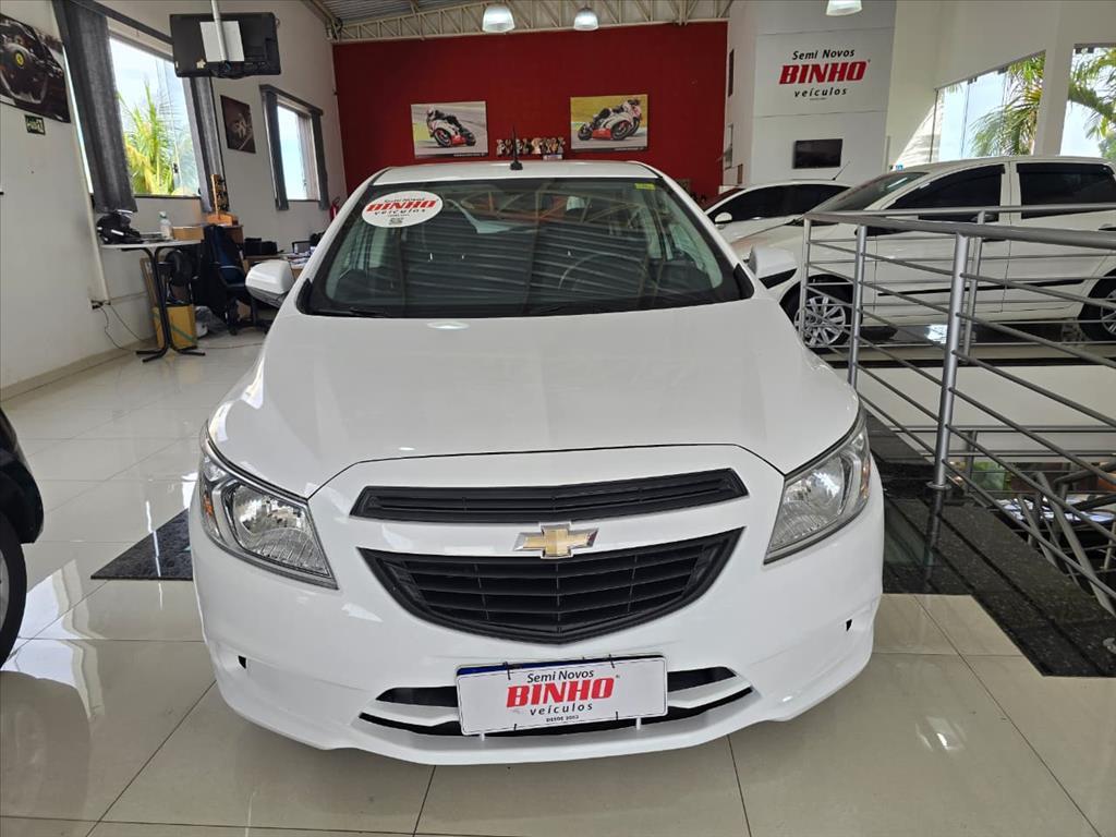 CHEVROLET Onix Hatch - Foto