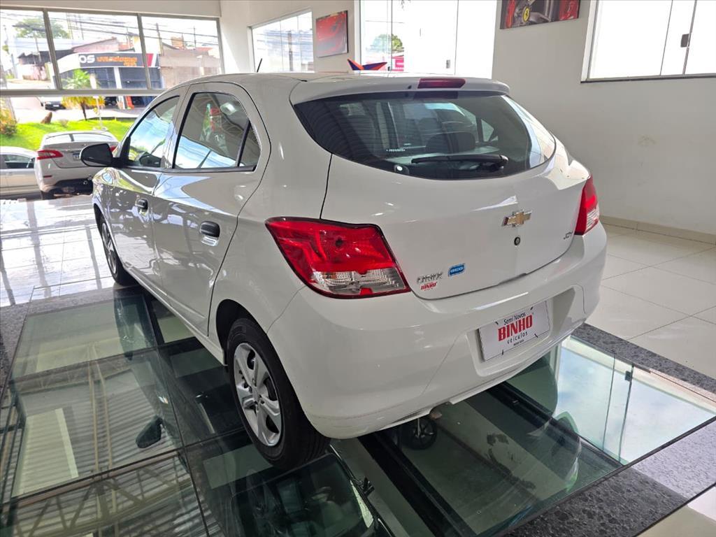 CHEVROLET Onix Hatch - Foto