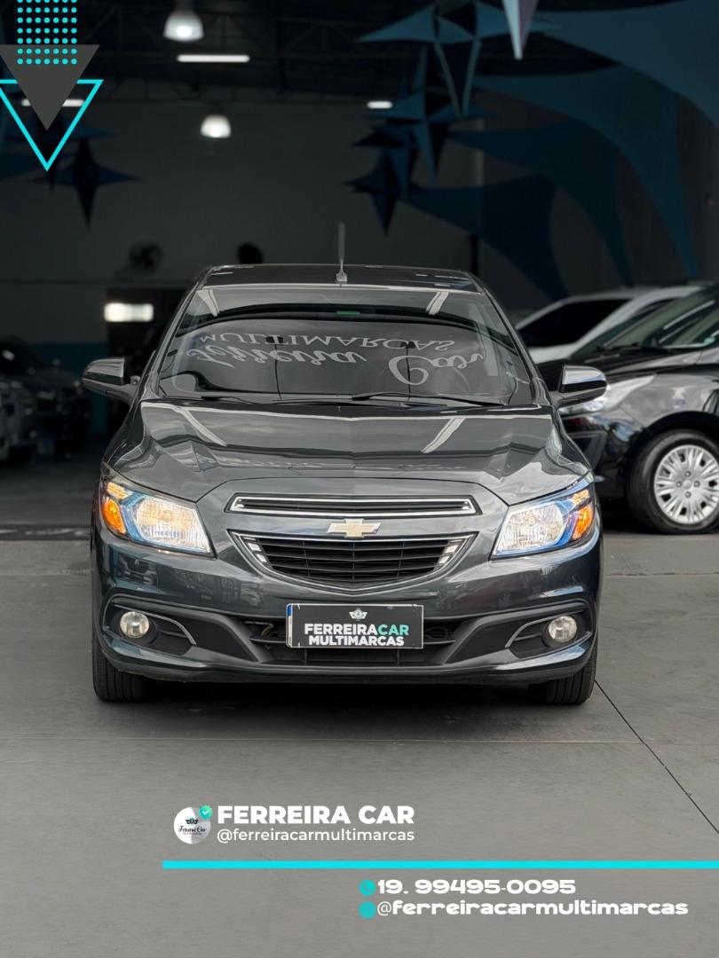 CHEVROLET Onix Hatch - Foto