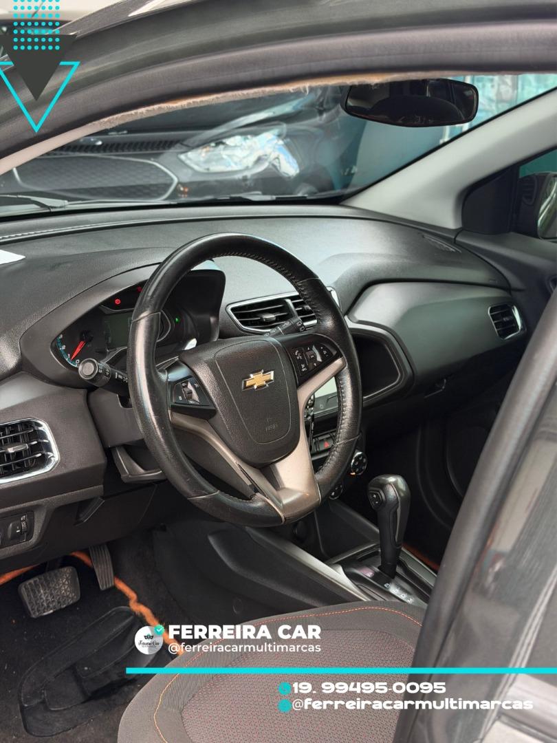 CHEVROLET Onix Hatch - Foto