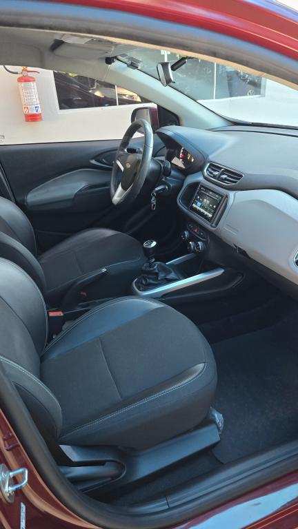 CHEVROLET Onix Hatch - Foto
