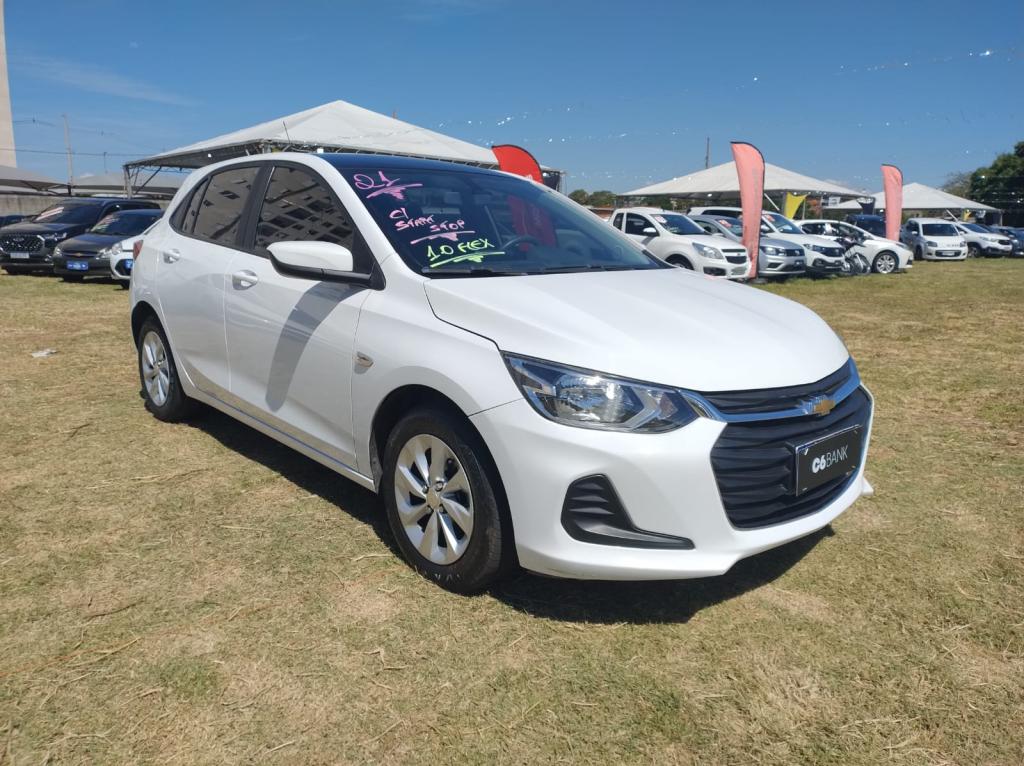 CHEVROLET Onix Hatch - Foto