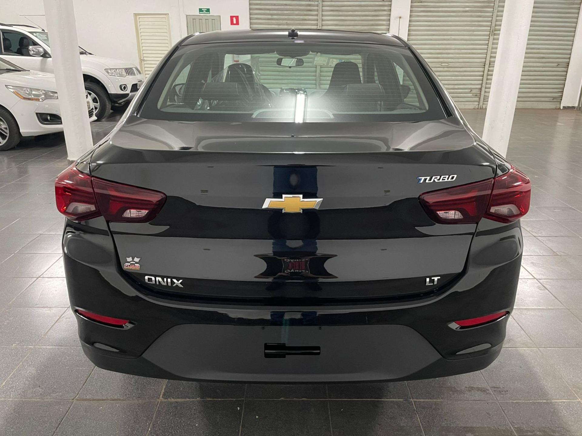 CHEVROLET Onix Sedan - Foto