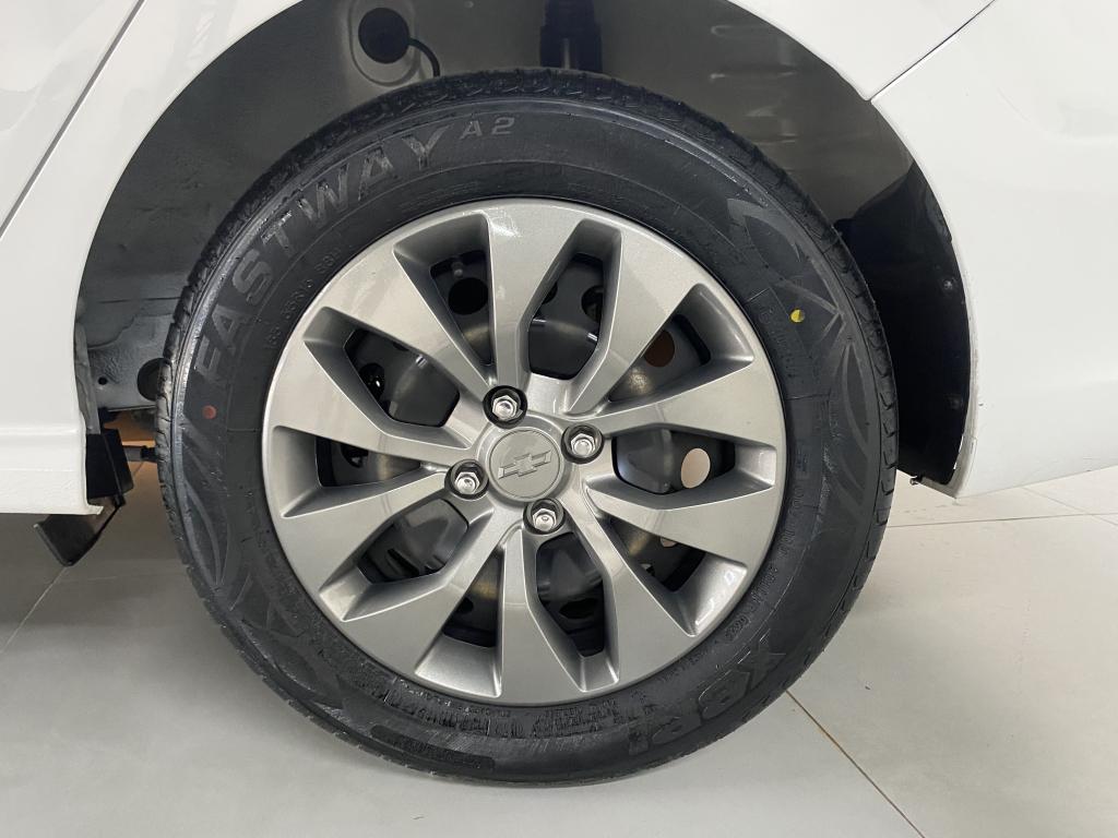 CHEVROLET Onix Sedan - Foto